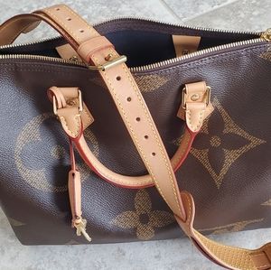 LV Giant Reverse Monogram Speedy B 30